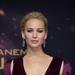 Jennifer Lawrence nie może zapanować nad niesfornym biustem?