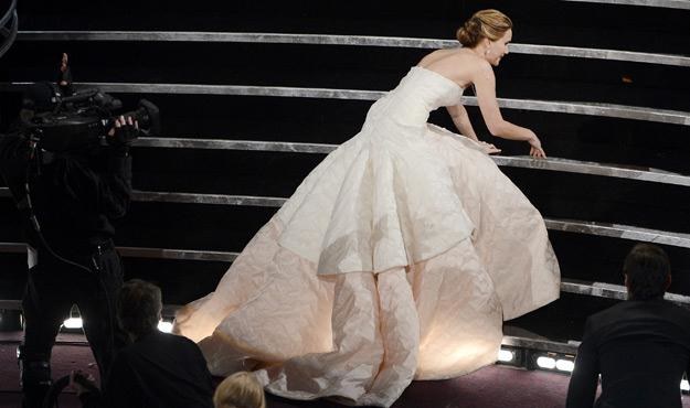 Jennifer Lawrence potknęła się wchodząc na scenę, fot. Kevin Winter /Getty Images/Flash Press Media