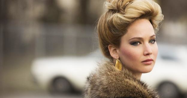 Jennifer Lawrence  w filmie "American Hustle: Jak się skubie w Ameryce" /materiały prasowe