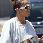 Jennifer Lopez chwali się brzuchem w sportowej stylizacji. Nadal wygląda jak bogini