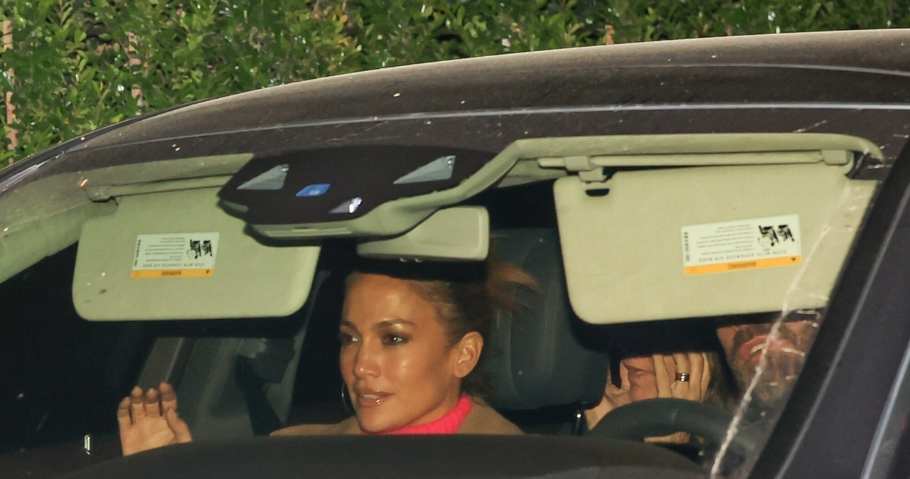 Jennifer Lopez i Ben Affleck na randce /BACKGRID /East News