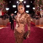 Jennifer Lopez na Coachelli zachwyciła stylizacją. Boho w stylu J.Lo robi wrażenie
