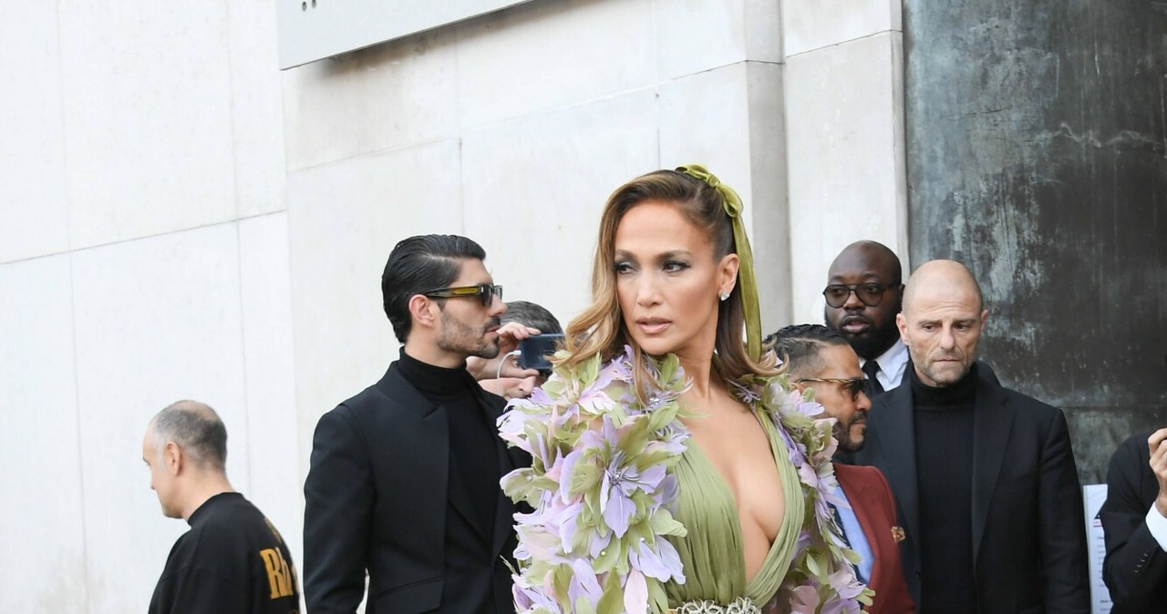 Jennifer Lopez na Paryskim Tygodniu Mody /VICTOR AUBRY/SIPA/SIPA/East News /East News