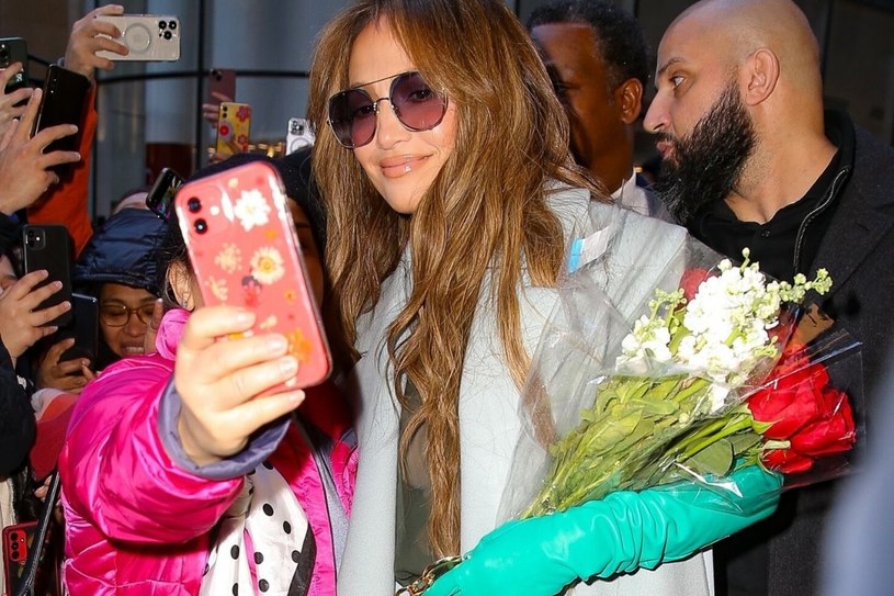 Jennifer Lopez nosi go od stóp do głów. Kolor będzie modny również jesienią