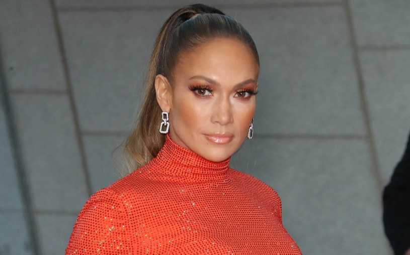 JLo usuwa tatuaż