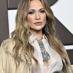 Jennifer Lopez w ultramodnej stylizacji na jesień. Stworzyła zestaw idealny