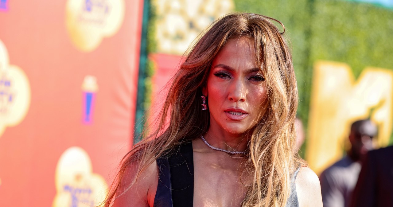 Jennifer Lopez wychowała się w dzielnicy Nowego Jorku cieszącą się złą sławą / Emma McIntyre / Staff /Getty Images