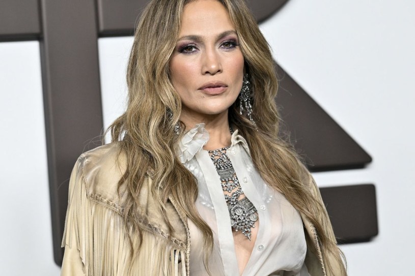 Jennifer Lopez zajmuje się promocją nowego singla /Evan Agostini/Invision/East News /East News