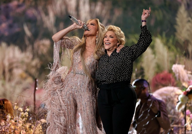Jennifer Lopez ze swoją mamą podczas koncertu w maju 2021 roku /Kevin Winter/Getty Images /East News