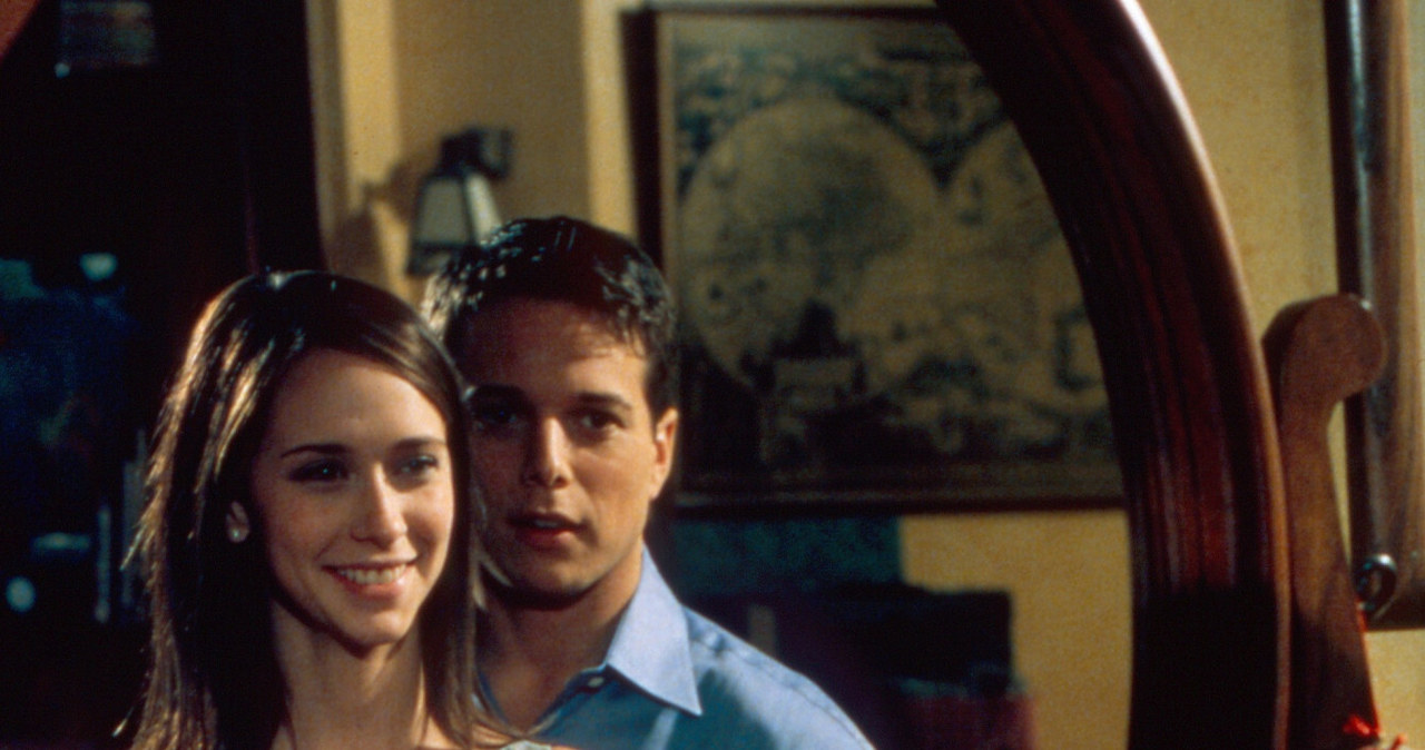 Jennifer Love Hewitt w filmie "Ich pięcioro" /Columbia Pictures/Courtesy Everett Collection/Everett Collection /East News