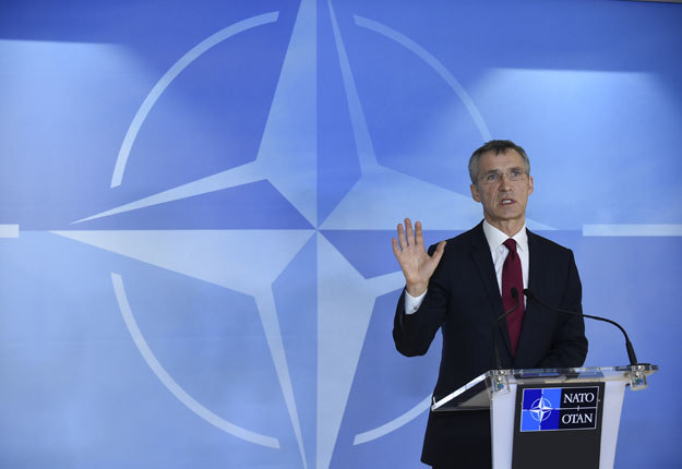 Jens Stoltenberg: NATO mówi Rosji "stop" /AFP