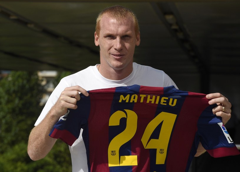 Jeremy Mathieu przeszedł z Valencii do Barcelony za 20 milionów euro /AFP