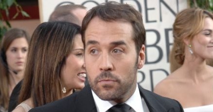 Jeremy Piven z serialu "Ekipa" emitowanego w HBO /AFP