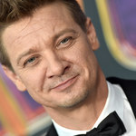 Jeremy Renner gotów był zerwać kontrakt z Marvelem