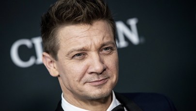 Jeremy Renner nagrał film ze szpitala. "Niesamowite spa"