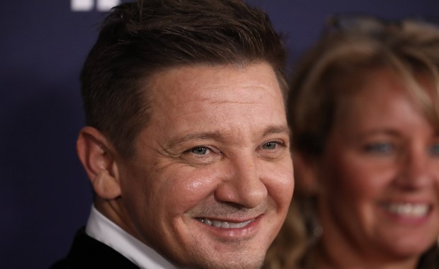 Jeremy Renner rok po dramatycznym wypadku wrócił na plan