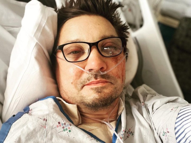 Jeremy Renner w szpitalu /@jeremyrenner /Instagram