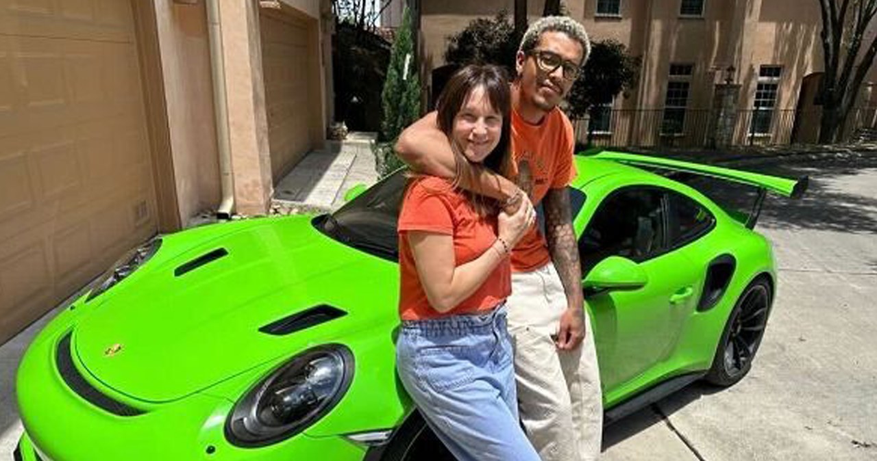 Jeremy Sochan parkuje w swoim garażu Porsche 911 GT3 RS (991.2) w kolorze Lizard Green. /screen z Instagrama (@jeremysochan) /INTERIA.PL