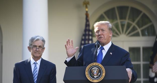 Jerome Powell (L), Donald Trump /AFP