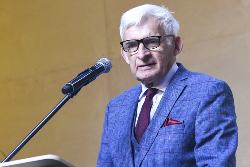 Jerzy Buzek kieruje Komisją Przemysłu, Badań Naukowych i Energii Parlamentu Europejskiego /Michał Dubiel/REPORTER /Reporter