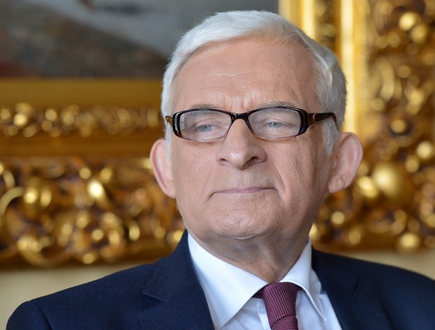 Jerzy Buzek /PAP/Radek Pietruszka    /PAP