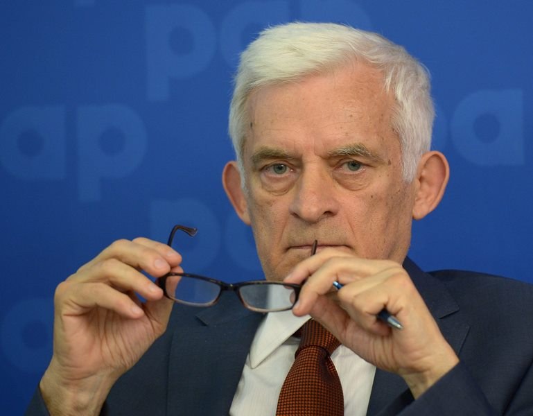 Jerzy Buzek /Radek Pietruszka /PAP