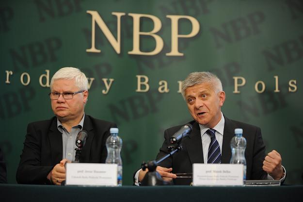 Jerzy Hausner (L), członek RPP  i Marek Belka, szef RPP na wczorajszej konferencji prasowej /PAP