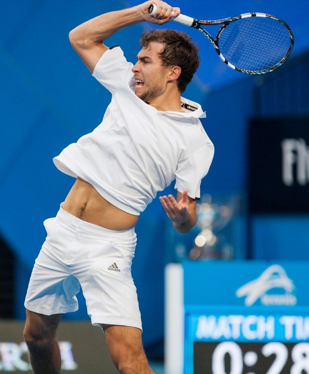 Jerzy Janowicz w meczu z Johnem Isnerem /TONY MCDONOUGH    /PAP/EPA