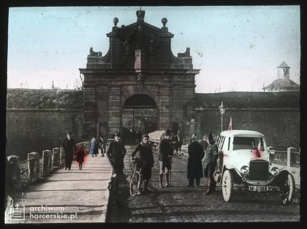 Jerzy Jeliński przemierzył prawie cały świat! Na temat jego wypraw wydano książkę /©ArchiwumHarcerskie.pl /Materiały prasowe