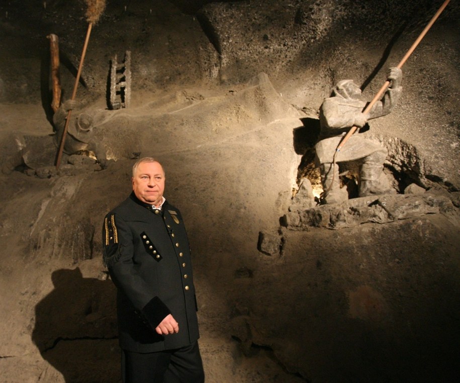 Jerzy Stuhr w Wieliczce na planie nowej wersji filmu "Wieliczka - Sól ziemi", 8 stycznia 2009 roku /Jacek Bednarczyk /PAP
