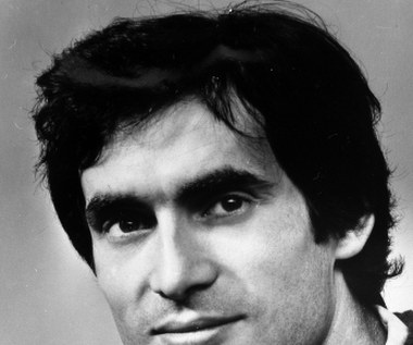 Jerzy Zelnik urodził się w Krakowie, ale studia na Wydziale Aktorskim tamtejszej Państwowej Wyższej Szkoły Teatralnej podjął w Warszawie. Zadebiutował na kinowym ekranie w 1963 roku w filmie "Smarkula".