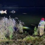 Jesień zaskoczyła kierowcę. Wjechał do stawu