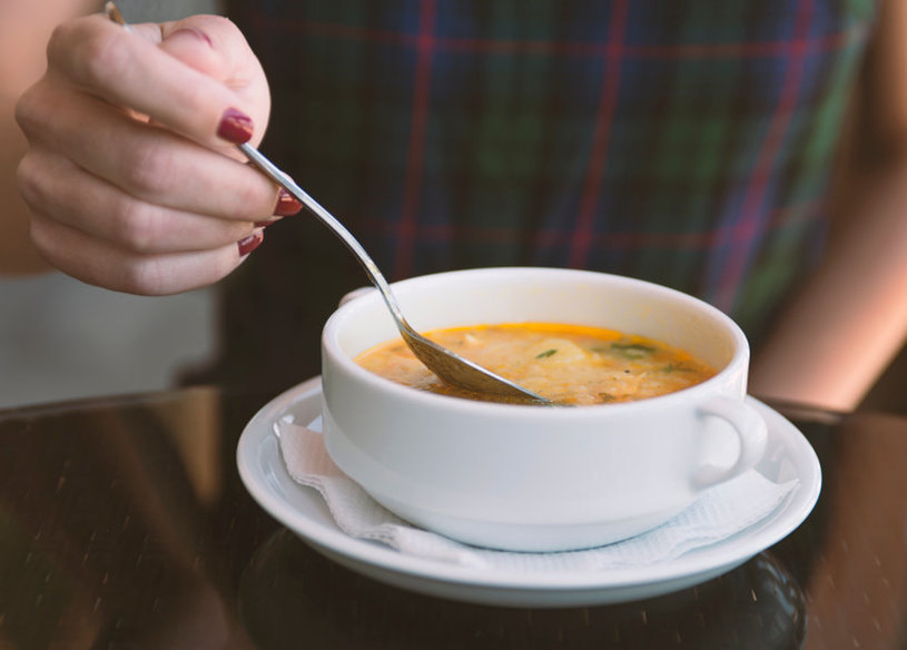 Jesienne zupy rozgrzewające. Przepisy, które uratują twój obiad /123RF/PICSEL