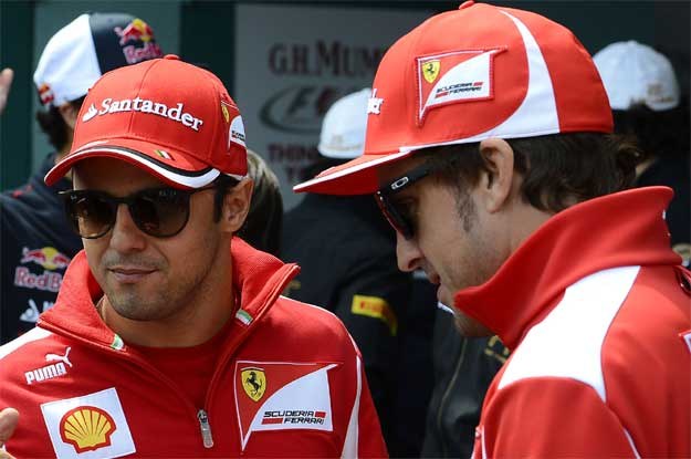 Jeśli Alonso wygrywa, można spodziewać się na podium widoku kierowcy uśmiechniętego od ucha do ucha /AFP