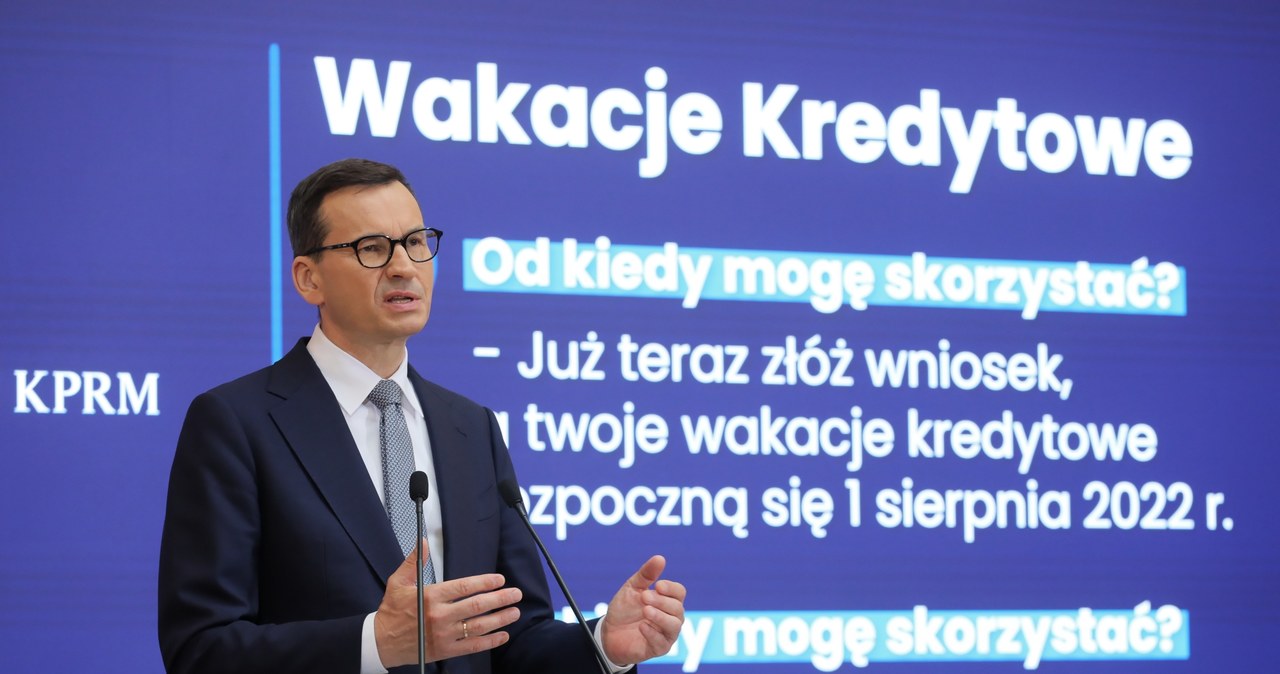 Jeśli banki będą zniechęcać klientów do wakacji kredytowych, będą kary - powiedział premier Mateusz Morawiecki podczas piątkowej konferencji prasowej. / 	Paweł Supernak   /PAP