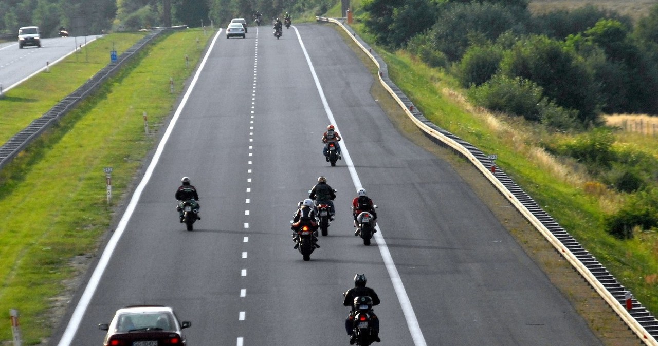 Jeśli chcecie się nacieszyć dźwiękiem swojego motocykla, są miejsca, gdzie nikomu nie będzie to przeszkadzało /MAciej Lasyk /Reporter