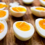 Jeśli jajka, to tylko takie. Chronią przed alzheimerem, mają mniej cholesterolu a więcej witamin
