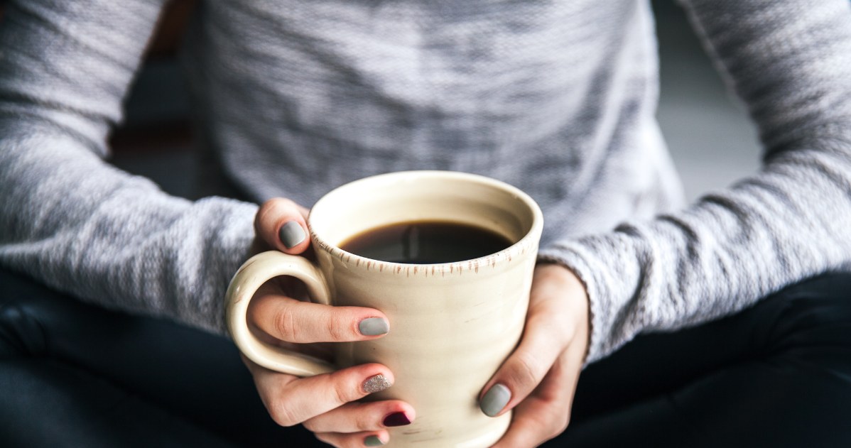 Jeśli jesteś "wolnym metabolizatorem kofeiny" twoja optymalna dawka to jedna, maksymalnie dwie filiżanki kawy dziennie. /123RF/PICSEL