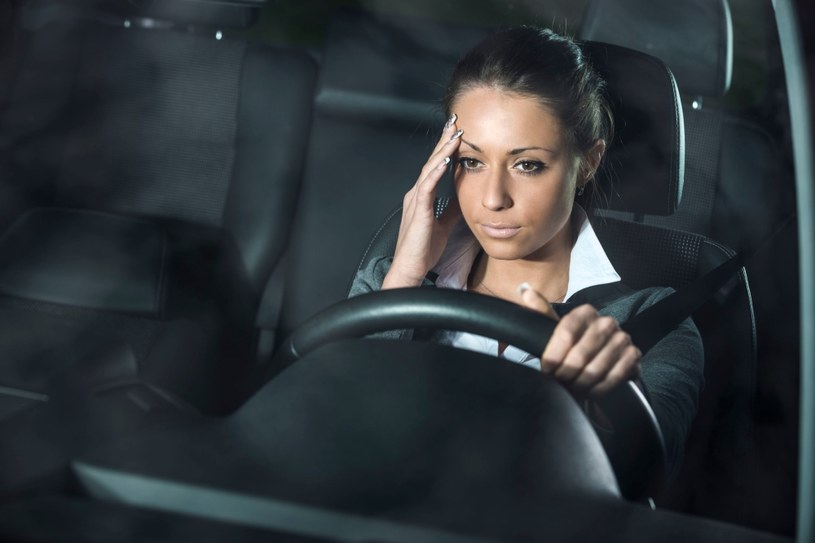 Jeśli masz problemy ze wzrokiem podczas jazdy samochodem, to koniecznie zgłoś się do lekarza /123RF/PICSEL
