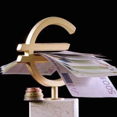 Jeśli nasza waluta zachowa się podobnie jak korona, to za euro będziemy płacić zaledwie 2,75 zł. /AFP