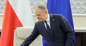 "Jeśli nie chce pomóc, to niech nie przeszkadza": Kolejna wymiana uprzejmości między Nawrockim a Tuskiem