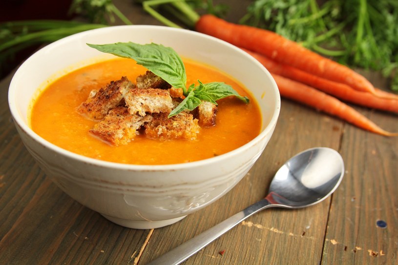 Jeśli nie dodasz do zupy tłustego mięsa, będzie ona sprzymierzeńcem w diecie /123RF/PICSEL