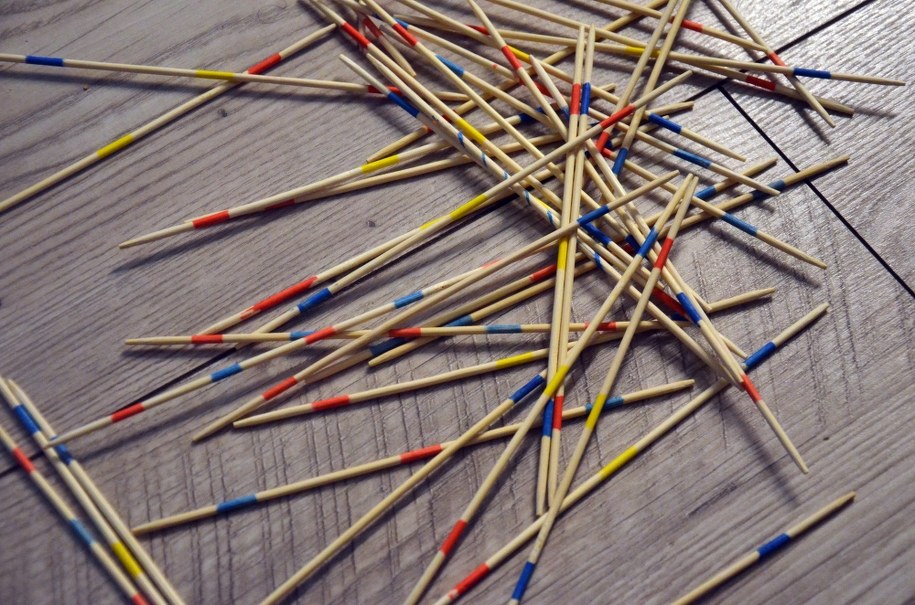 Jeśli nie macie bierek, nie szkodzi. Wystarczy kolorami oznaczyć patyczki do szaszłyków. /Marlena Chudzio /RMF FM