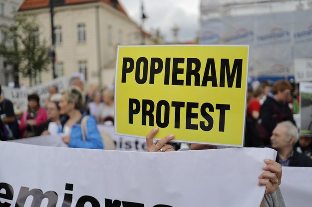 "Jeśli są wybory, to my jesteśmy kartą przetargową" - mówi jedna z protestujących w Warszawie /Michał Dukaczewski /RMF FM