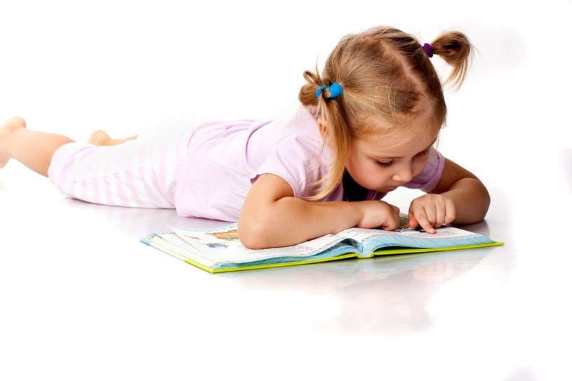 Jeśli twoje dziecko dobrze czyta, to bedzie też i dobrze liczyć. /123RF/PICSEL