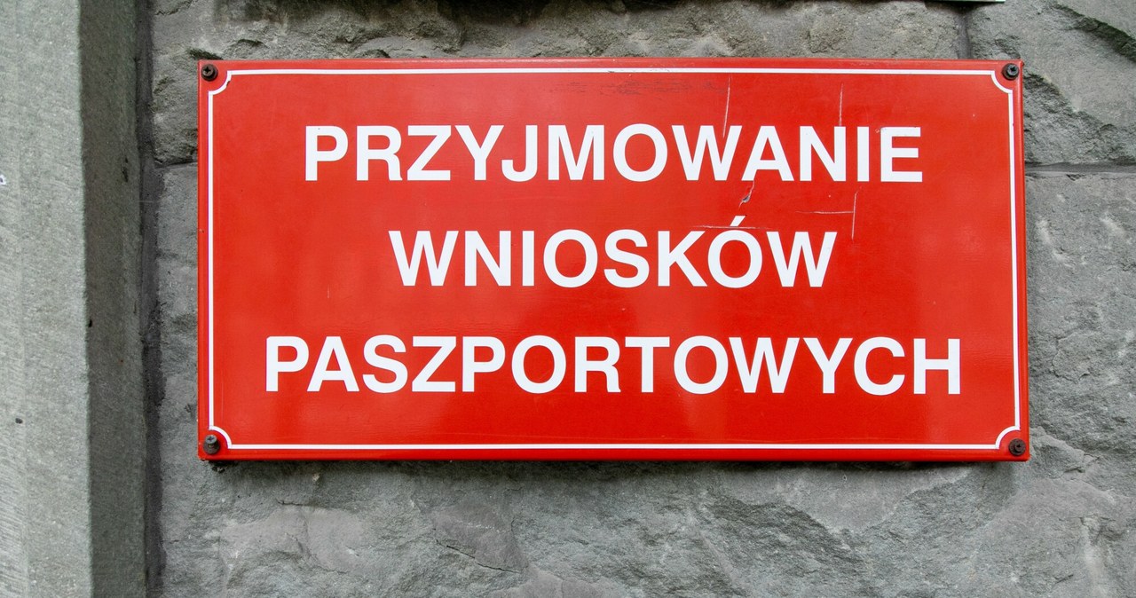 Jeśli zdjęcie dziecka nie będzie spełniać wymogów, wniosek o paszport zostanie odrzucony. /Dawid Wolski/East News /East News