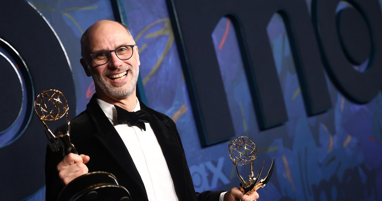 Jesse Armstrong z nagrodami Emmy za czwarty sezon "Sukcesji" /Tommaso Boddi/GA / Contributor /Getty Images