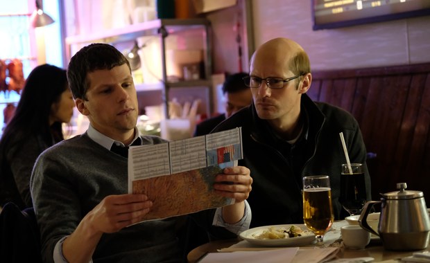 ​Jesse Eisenberg na Mastercard OFF CAMERA 2023. Promuje swój reżyserski debiut