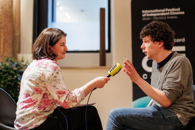 Jesse Eisenberg /Mastercard OFF CAMERA /Materiały prasowe