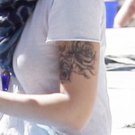 Jessica Alba pokazuje tatuaże